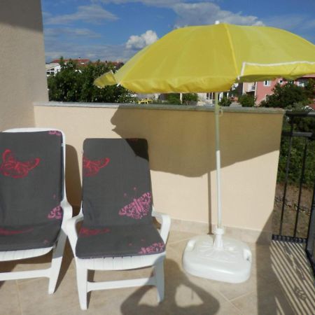 Apartman Laura ตรีบูนย์ ภายนอก รูปภาพ