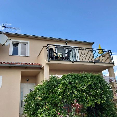 Apartman Laura ตรีบูนย์ ภายนอก รูปภาพ