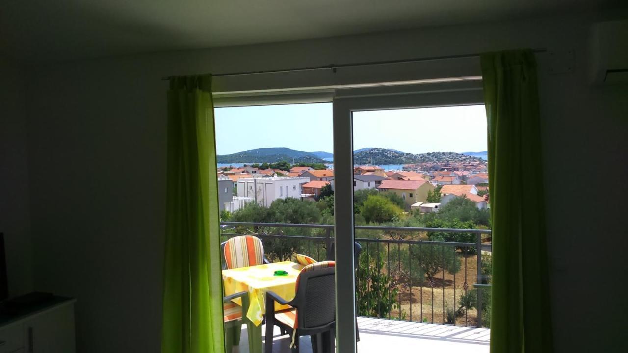 Apartman Laura ตรีบูนย์ ภายนอก รูปภาพ