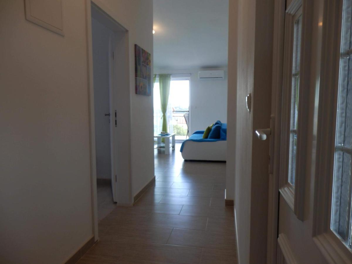 Apartman Laura ตรีบูนย์ ภายนอก รูปภาพ