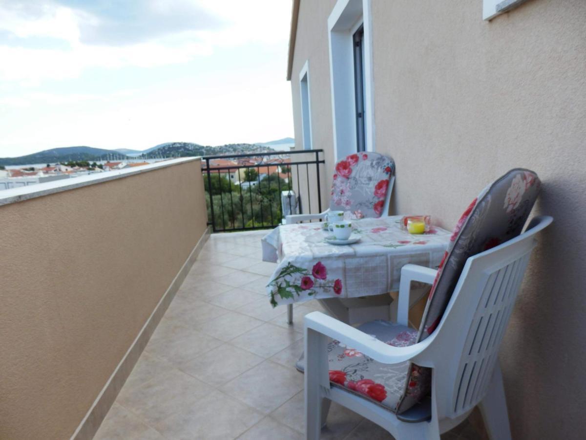Apartman Laura ตรีบูนย์ ภายนอก รูปภาพ