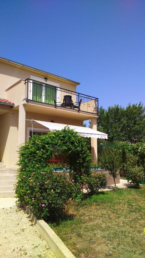 Apartman Laura ตรีบูนย์ ภายนอก รูปภาพ